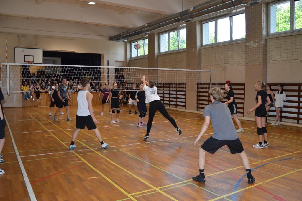 Dzień Sportu kończy się zawsze meczem siatkówki